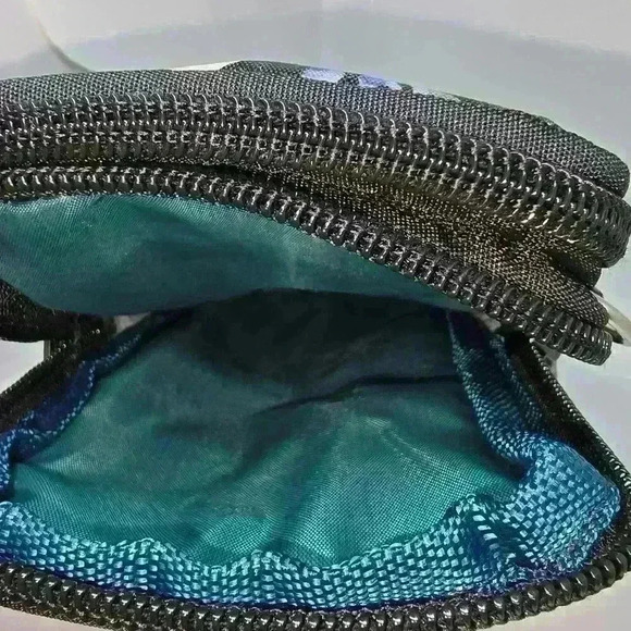 NWOT Floral Crossbody Phone Purse - Picture 5 of 6